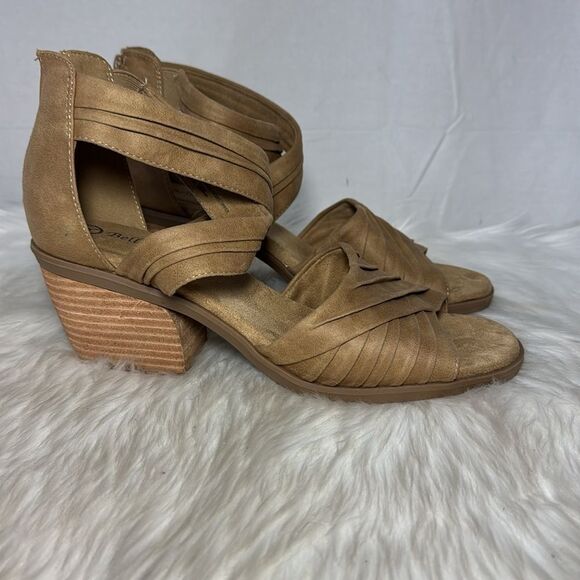 Bella Vita Quinelle Natural Beige Criss-Cross Heeled Sandals Sz 12 Wide Width - Picture 4 of 6